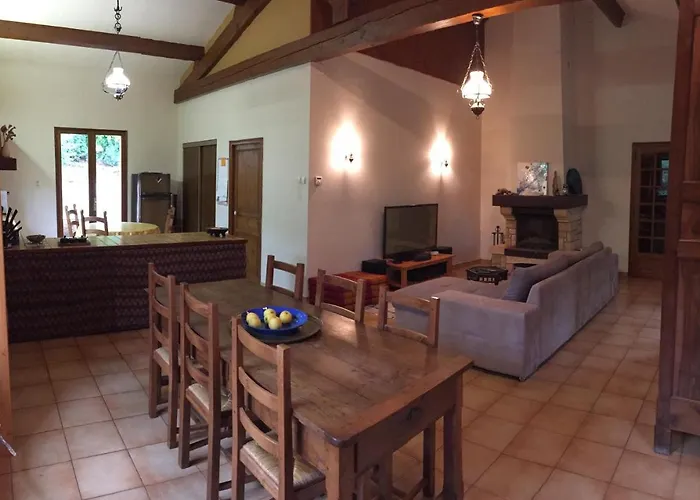 Agreable Chez Stanislas קורד-סור-סיאל